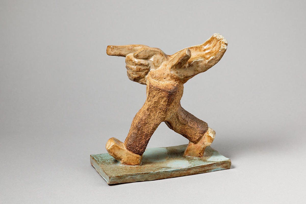 Mains en marche
Sculpture, 2019
Grès engobé hamotté et oxydes
Hauteur: 40 cm
Longueur: 43 cm