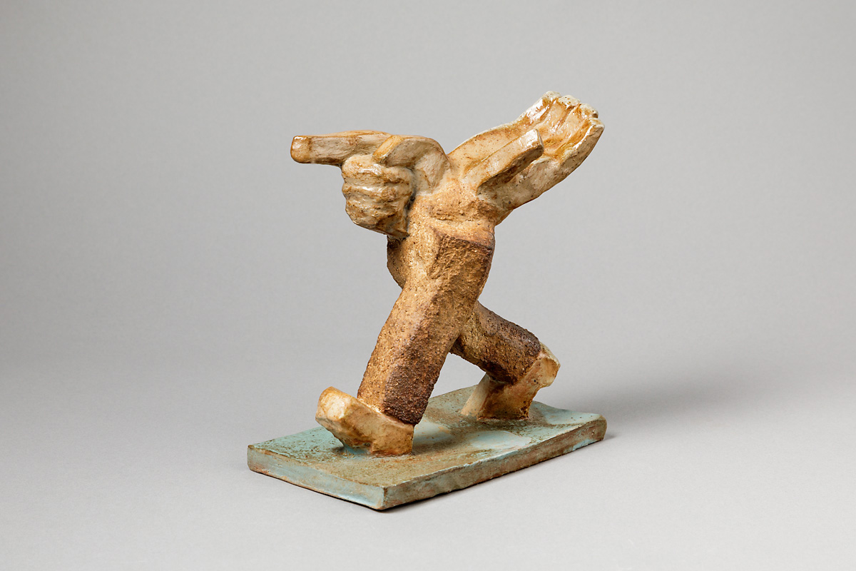 Mains en marche
Sculpture, 2019
Grès engobé hamotté et oxydes
Hauteur: 40 cm
Longueur: 43 cm