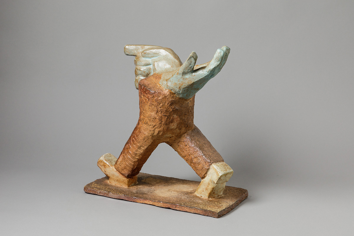 Mains en marche
Sculpture, 2019
Grès engobé hamotté et oxydes
Hauteur: 40 cm
Longueur: 43 cm